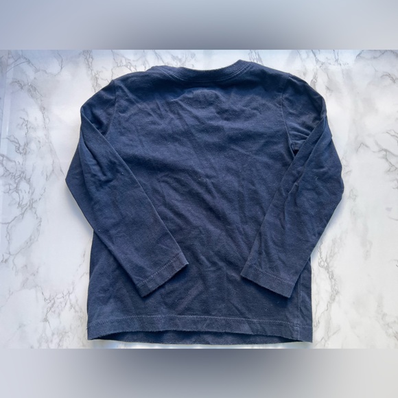 Oshkosh B’gosh Boys 2T Long Sleeve T-Shirt GUC - Picture 3 of 5